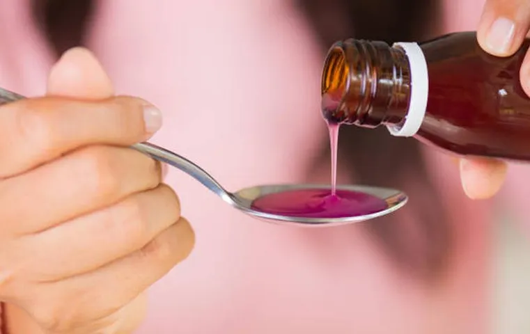 Maharashtra News: ठाणे में अवैध रूप से रखे गए इतने लाख रुपये के खांसी के सीरप जब्त, पढ़ें विस्तार से पूरी खबर