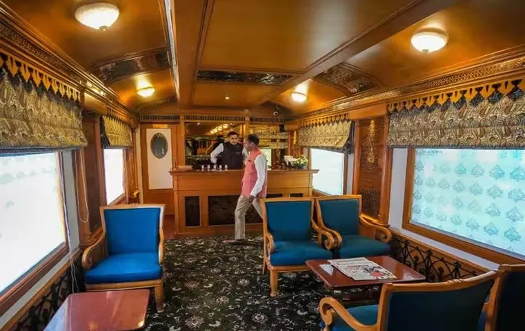 Deccan Odyssey Luxury Train: कोविड-19 फैलने के बाद से पहली बार दौड़ी डेक्कन ओडिसी ट्रेन, यात्रियों को मिलेगी स्पा, बार