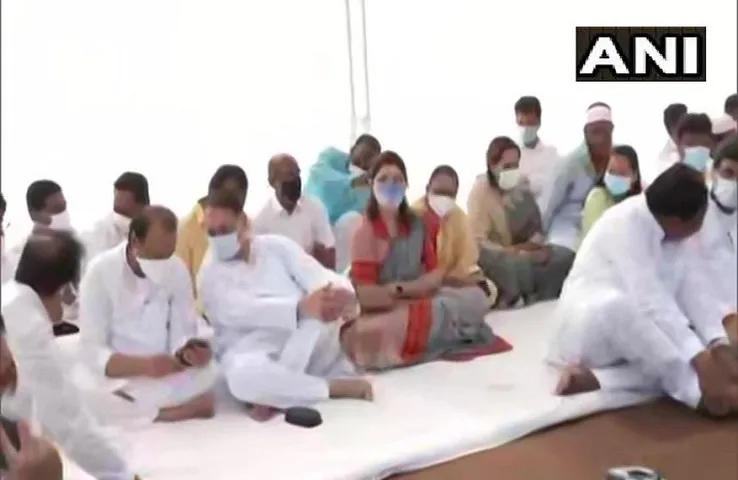 Nawab Malik arrested: नवाब मलिक की गिरफ्तारी के खिलाफ महाराष्ट्र के मंत्रियों का धरना