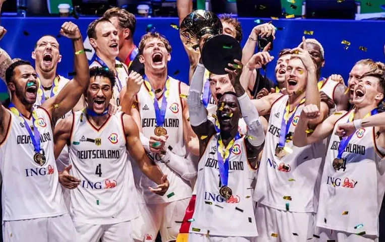 FIBA World Cup 2023 Final: डेनिस श्रोडर की मदद से जर्मनी ने जीता पहला विश्व कप खिताब