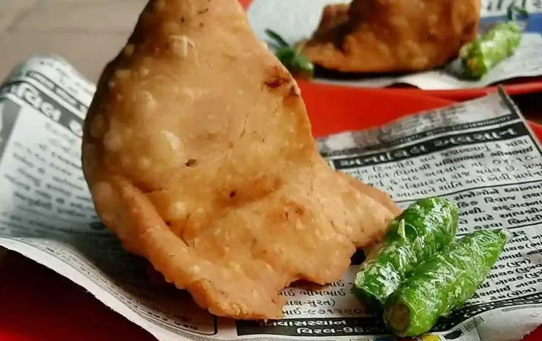 Food Packaging in Newspaper: खाने-पीने के चीजों को अखबार में पैकिंग करना करें बंद, एफएसएसएआई की अपील, पढ़ें पूरी खबर