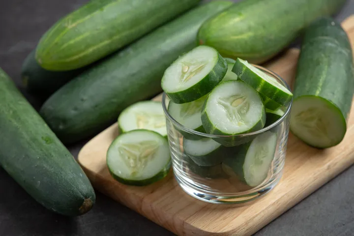 Cucumber Benefits in Summer: गर्मियों में खीरा खाने के स्वास्थ्य लाभ