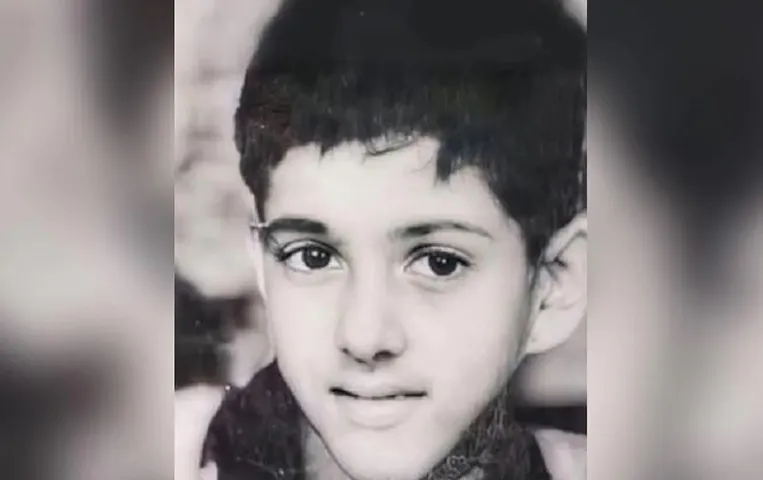 कभी पिता ने किया गोद लेने से इनकार, आज है बॉलीवुड का सबसे बड़ा स्टार