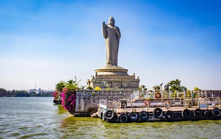 Cleaning of Hussain Sagar: हुसैन सागर झील की  होेगी सफाई, तेलंगाना की राज्यपाल ने दिए निर्देश