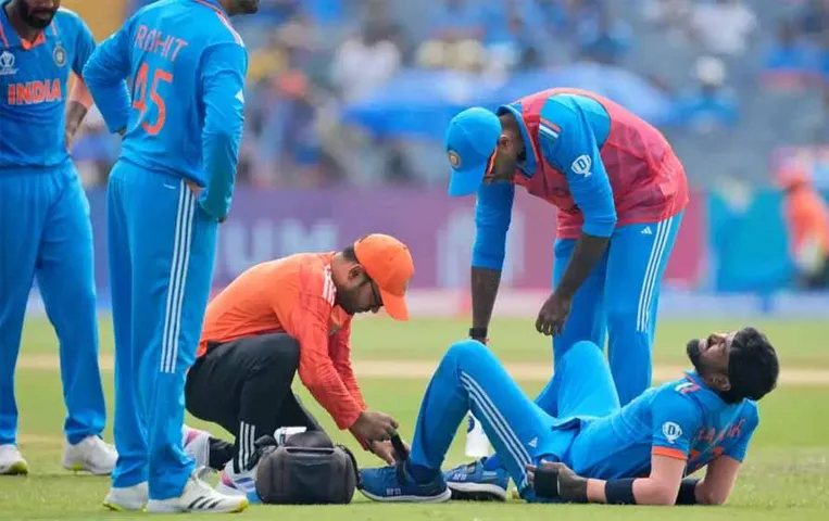 IND vs NZ: पैर में कारण हार्दिक पंड्या न्यूजीलैंड के खिलाफ मैच से बाहर, जानें आगे खेलेंगे या नहीं