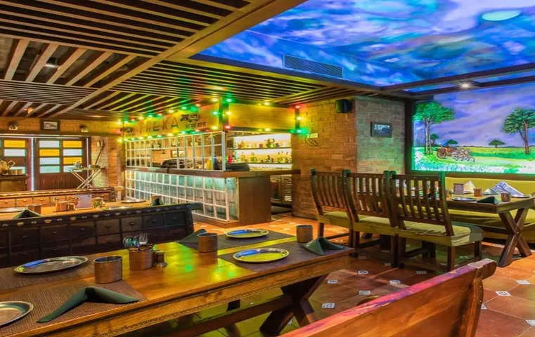 ये हैं इंदौर के 5 सबसे मशहूर पंजाबी रेस्टोरेंट, स्वाद एक से बढ़कर एक, देखें तस्वीरें