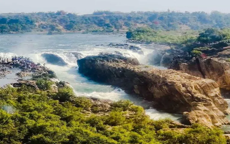 MP Tourism : बरसात के समय मध्यप्रदेश में यहां नहीं गए तो मिस कर देंगे शानदार नजारा