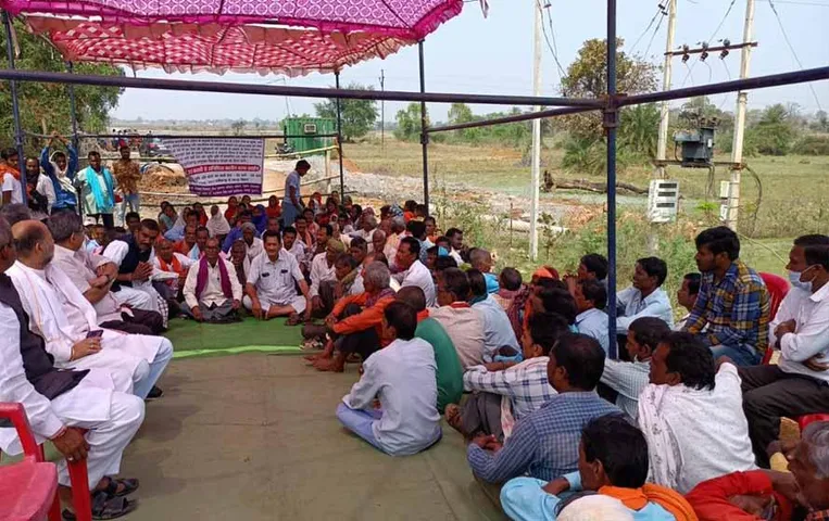 कवर्धा जिले में सेवा सहकारी समिति अध्यक्ष ने किया फर्जीवाड़ा, किसानों ने खोला मोर्चा