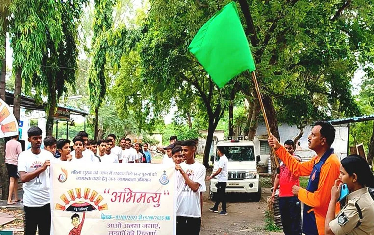 Raisen News: महिलाओं के विरुद्ध अपराधों की रोकथाम के लिए पुलिस ने चलाया अभिमन्यु अभियान