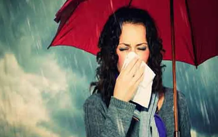 Common Monsoon Diseases: बरसात के मौसम का हुआ आगाज, फैलेंगी ये बीमारियां, जानें बचाव के उपाय