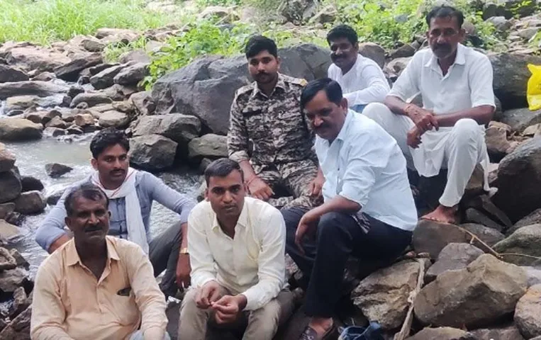 MP NEWS: अभी भी डाकू हैं क्या यहाँ...? डीएसपी के इस सवाल पर क्यों खिलखिलाकर हंसे ग्रामीण