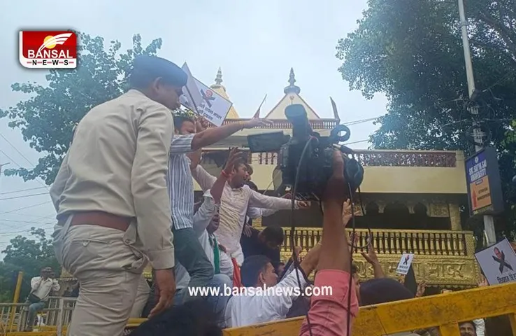 Bhopal News: पटवारी भर्ती परीक्षा गड़बड़ी को लेकर कांग्रेस का बड़ा प्रदर्शन, कार्यकर्ताओं को आईं गभीर चोटें