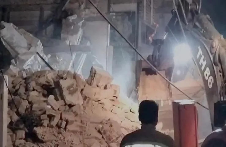 MP Satna News: सतना में गिरी 3 मंजिला इमारत, एक मजदूर की दुखद खबर,  2 घायल