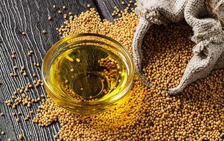 Mustard Oil Benefits: सरसों के तेल में इन 4 चीजों को मिलाकर लगायें अपने बालों पर, होंगे जड़ से मजबूत, काले, लंबे और घने