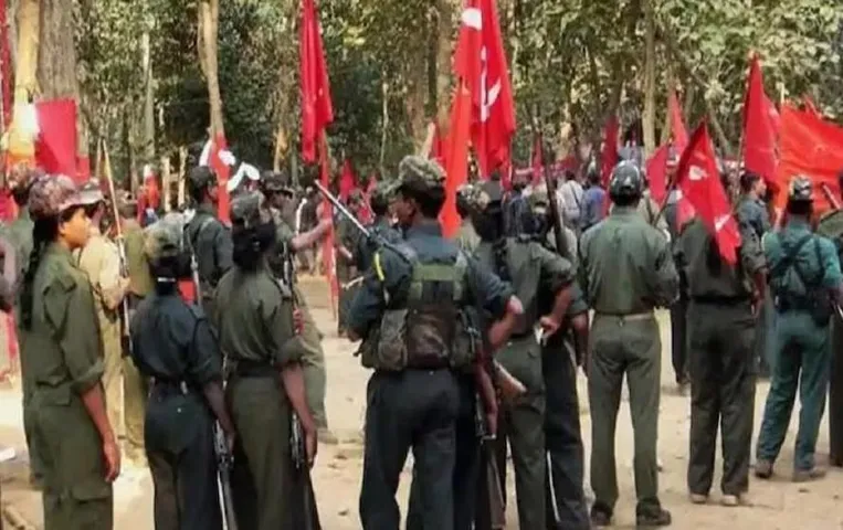 Jharkhand News: झारखंड में 12 नक्सलियों के विरुद्ध मामला दर्ज, जानें क्या है पूरा मामला
