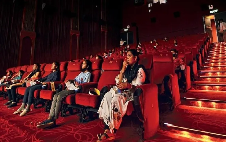 200 रुपये में बिकता है एक फिल्म का टिकट तो सरकार और थिएटर मालिकों को कितना मिलता है पैसा? यहां जानें