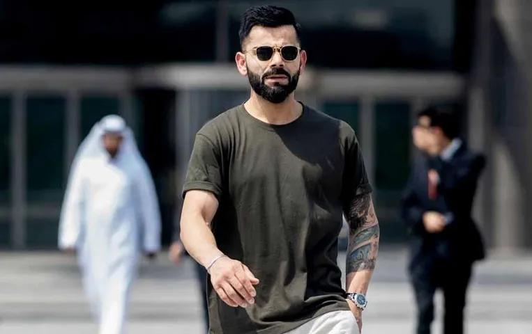 College Outfits For Guys: कॉलेज स्टूडेंट हैं तो आपके पास जरूर होने चाहिए पहनने के लिए ये कपड़े