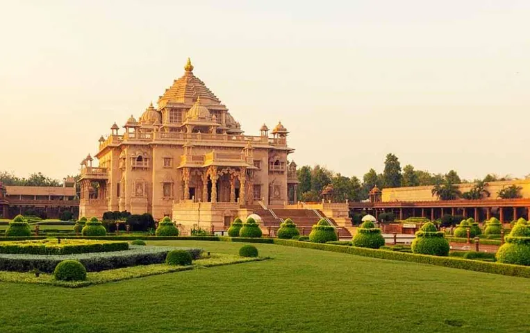 Places to Visit in Ahmedabad: अगर अहमदाबाद में हैं तो जरूर घूमें ये 4 जगह, नहीं करेगा वापस आने का मन