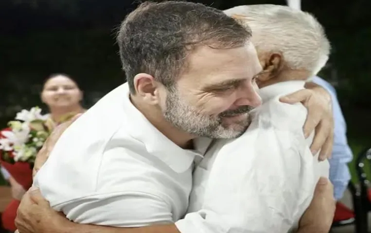 Rahul Gandhi: SC से राहत मिलने के बाद लालू यादव से मिले राहुल गांधी, देखें तस्वीरें