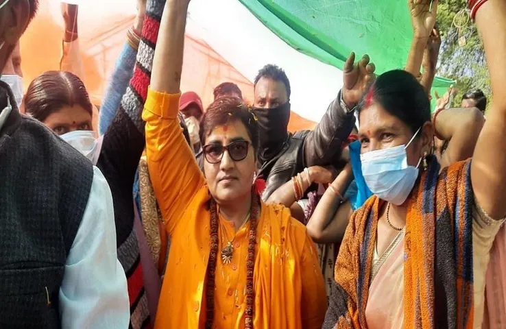 Sadhvi Pragya Thakur statement : लव जिहाद मामले चुप नहीं रहेगा हिंदू : भोपाल सांसद