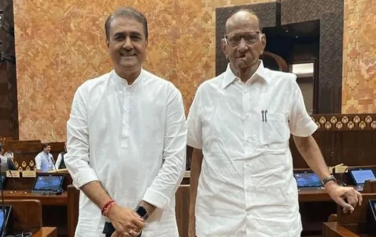 Maharashtra Politics: प्रफुल्ल पटेल ने शरद पवार के साथ तस्वीर साझा की, शरद गुट ने बताया दिग्गज नेता की 'उदारता'