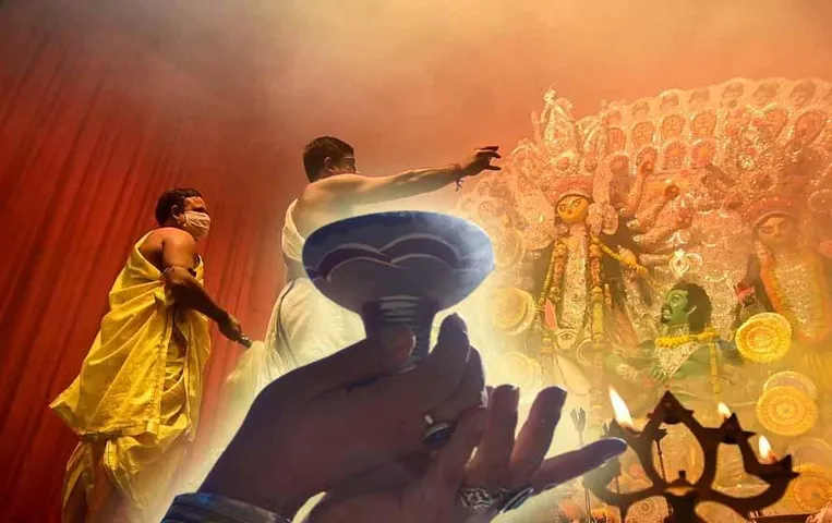 Navaratri 2023 Special: यहां हाथ में जलते खप्पर लेकर नगर में गरबा खेलने निकलती हैं मां दुर्गा