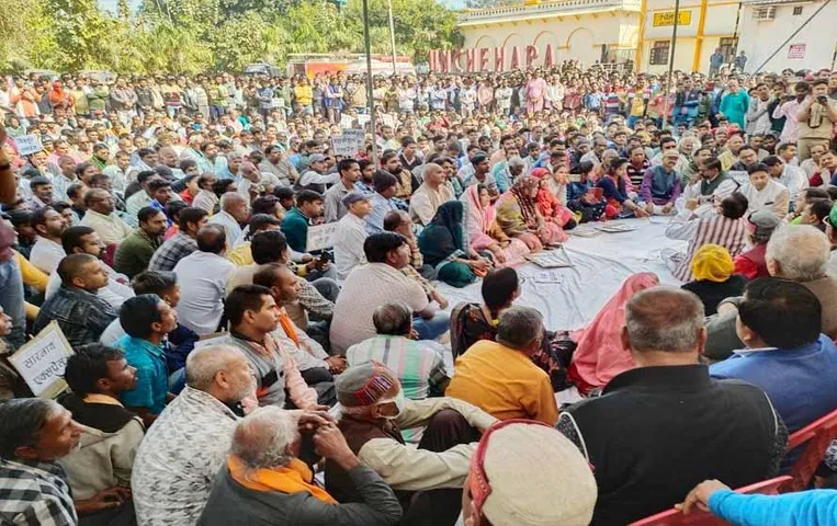 Satna: सतना जिले के उचेहरा स्टेशन पर गाड़ियों के स्टोपेज की मांग, जानें पूरी खबर