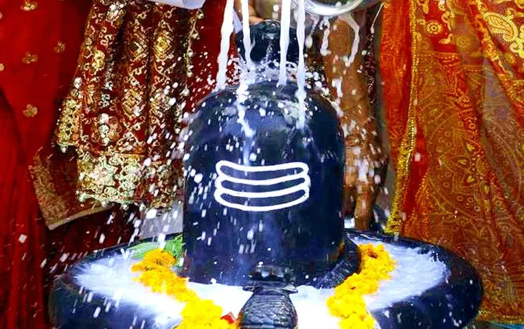 Powerful Shiva Mantra: शिव आराधना के 10 शक्तिशाली मंत्र, हर सोमवार को करें इन दिव्य मंत्रों का जाप, होंगे ये लाभ
