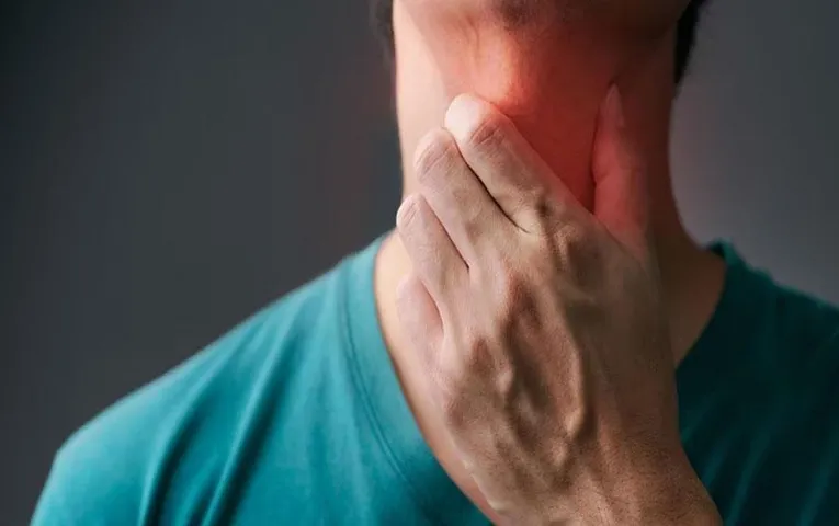 Home Remedies For Sore Throat: पॉल्यूशन की वजह से गले में हो रही खराश? ये 3 होम रेमेडीज़ दिलाएंगी राहत