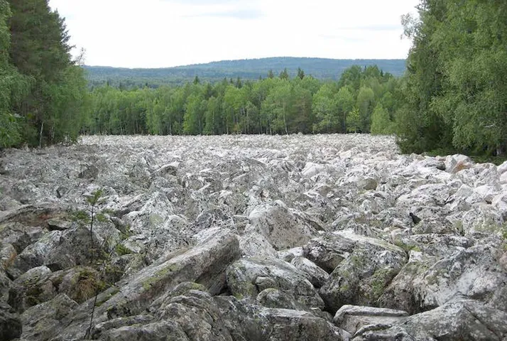 Stone River Facts: विश्व की यह है अनोखी नदी जिसमें पानी नही पत्थर पाए जाते हैं, जानिए कहां है स्टोन रिवर