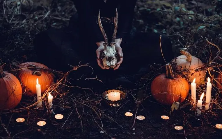 Diwali 2023: काशी के इस घाट पर दिवाली की रात होती है अनूठी तंत्र-साधना, दी जाती है बलि