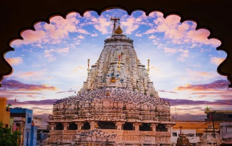 Jagdish Temple Udaipur: राजस्थान के 400 साल पुराने मंदिर में ड्रेस कोड लागु, इस कपड़े में नहीं मिलेगी एंट्री