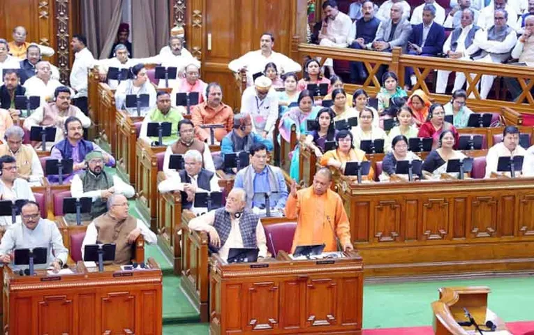 Uttar Pradesh Vidhansabha Winter Session: विधानसभा का शीतकालीन सत्र शुरू, योगी ने की विधायकों से सहयोग की अपील