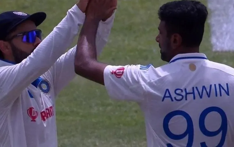India Vs West Indies Test : टेस्ट मैच में पिता और पुत्र दोनों को आउट करने वाले पहले भारतीय गेंदबाज बने आश्विन