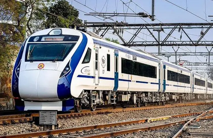 Vande Bharat Sleeper Train: अब शयनयान कोच से सजी ट्रेनें होगी तैयार, भारतीय रेलवे ने दी जानकारी