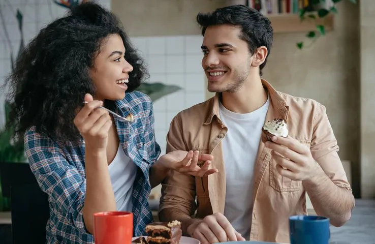 Harmless Lies in Relationship Tips: आपके रिश्ते के लिए हेल्दी होते हैं ये 5 झूठ,जानें कैसे बनाते है मजबूत