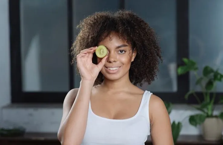 Food For Dark Circles: चेहरे के डार्क सर्कल्स से छुटकारा दिलाएगें ये 5 सूपरफूड, खाइए या फिर लगाइए