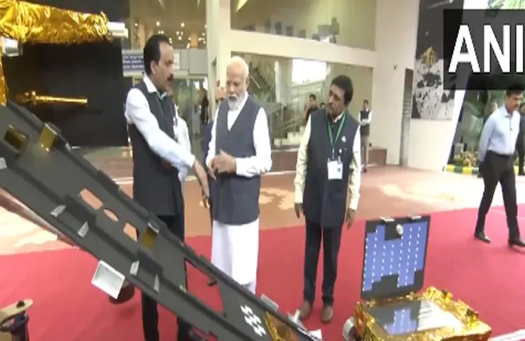 PM Modi Meet ISRO: चंद्रयान 3 मिशन की सफलता पर ISRO टीम से मिले पीएम मोदी, 'शिवशक्ति' प्वाइंट दिया नाम