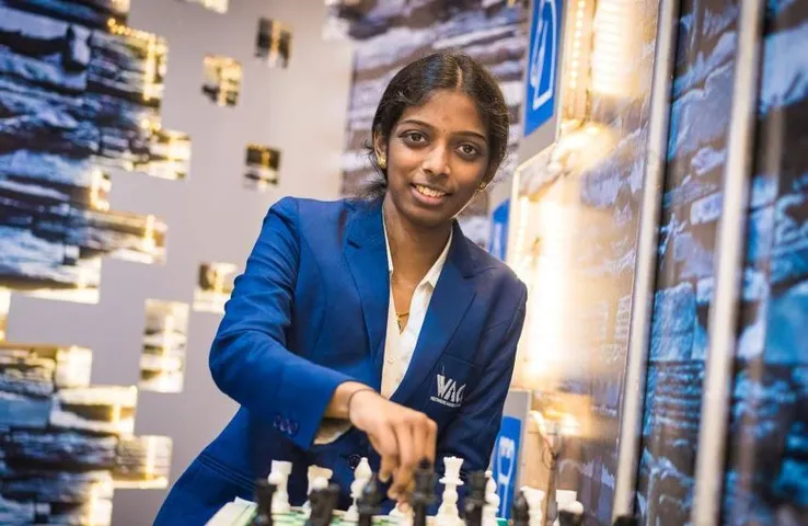 Tata Steel Chess India Championship: स्टार खिलाड़ी प्रज्ञानानंदा की बड़ी बहन नहीं खेलेगी चैंपियनशिप, जानें मामला