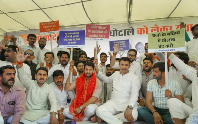 नर्सिंग घोटाले पर सत्ता पक्ष और विपक्ष में तीखी बहस: विधानसभा में विपक्ष ने मांगा मंत्री का इस्तीफा, हंगामा जारी