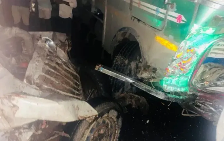 सिवनी में दर्दनाक हादसा: ट्रक और कमांडर वाहन में जबरदस्त भिड़ंत, हादसे में 2 महिलाओं की मौत, 7 गंभीर घायल