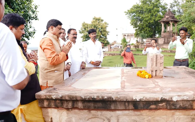 सीएम मोहन यादव ने चंदेरी को तीर्थ नगरी किया घोषित: ध्रुपद गायक बैजू-बावरा को बताया संगीत की प्रेरणा, जानें बैजनाथ मिश्र क्यों हुए थे बावरे