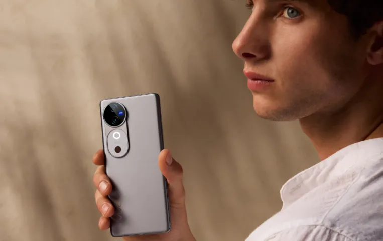 Vivo की नई सीरीज होगी लॉन्‍च: 50MP के सेल्फी कैमरे के साथ मिलेगी 5,500mAh की बैटरी, जानें खास फीचर्स और स्पेसिफिकेशन्स