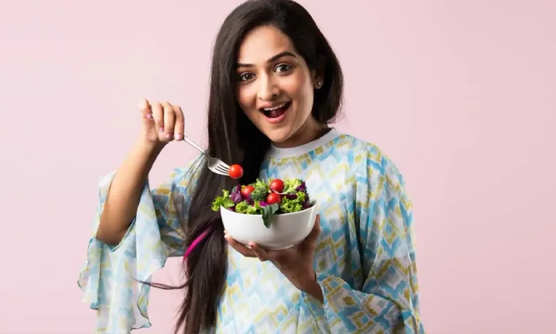 Nutrition Week 2024: हमेशा बदन में होती है थकान महसूस? तो शरीर दे रहा इन तत्वों की कमी का संकेत, जल्दी खाना शुरू करें ये चीजें