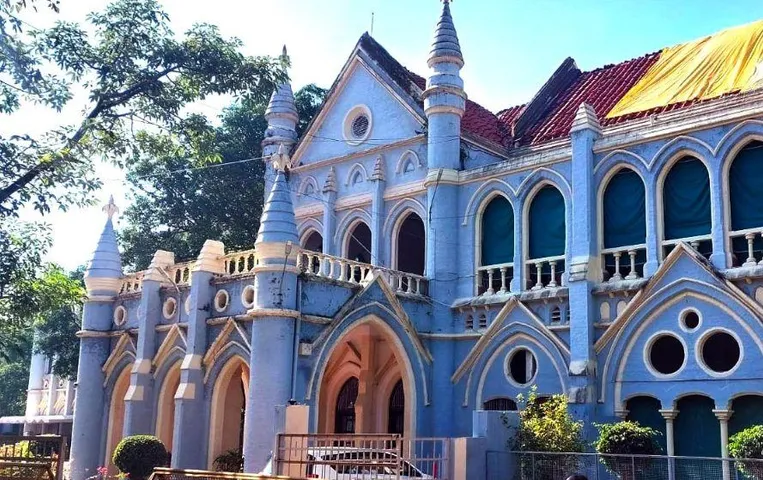 स्कूल बस और ऑटो की लापरवाही पर HC की सख्ती: सरकार को स्टेटस रिपोर्ट पेश करने के दिए निर्देश