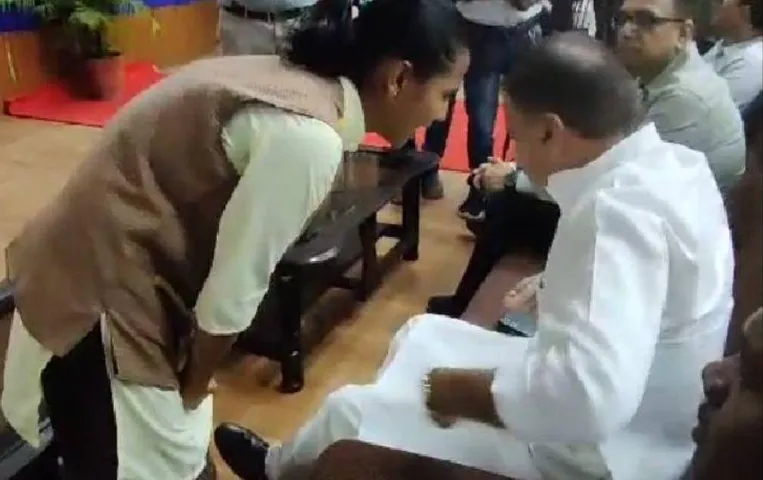 Teachers Day पर छात्रा की शिक्षा मंत्री से शिकायत: शिक्षक कराते हैं नकल, भविष्य से हो रहा खिलवाड़