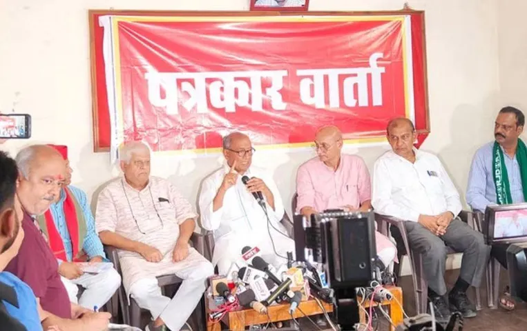 दिग्विजय सिंह ने फिर बीजेपी और RSS पर बोला हमला: हिटलर की तरह मुस्लिमों को टारगेट कर रहा संघ, वीडी शर्मा ने दिया ये जवाब