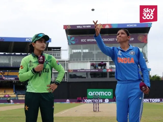 Harmanpreet Kaur and Fatima Sana
