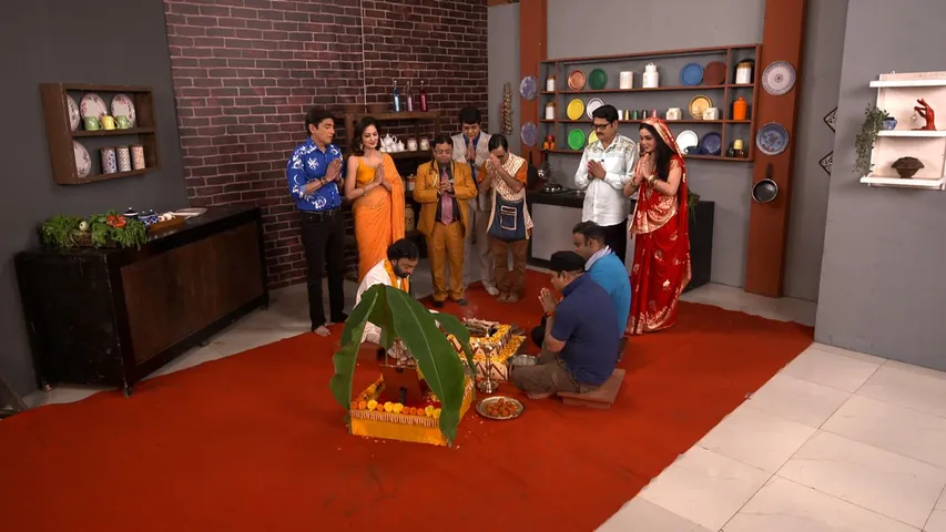Bhabhiji Ghar Par Hai Tiwari & Vibhuti Face a Haunted Bathroom