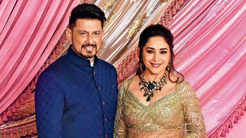 Madhuri Dixit & Dr. Shriram Nene Celebrate 25th Wedding Anniversary